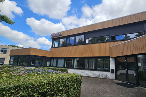 Het hoofdkantoor en de productielocatie van Ophtec in Groningen