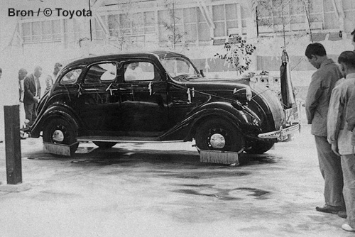 Viering in 1935 van het prototype van de Toyota A1