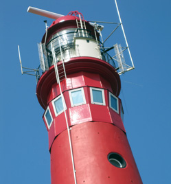 Vuurtoren als metafoor voor een digital control tower in een fabriek